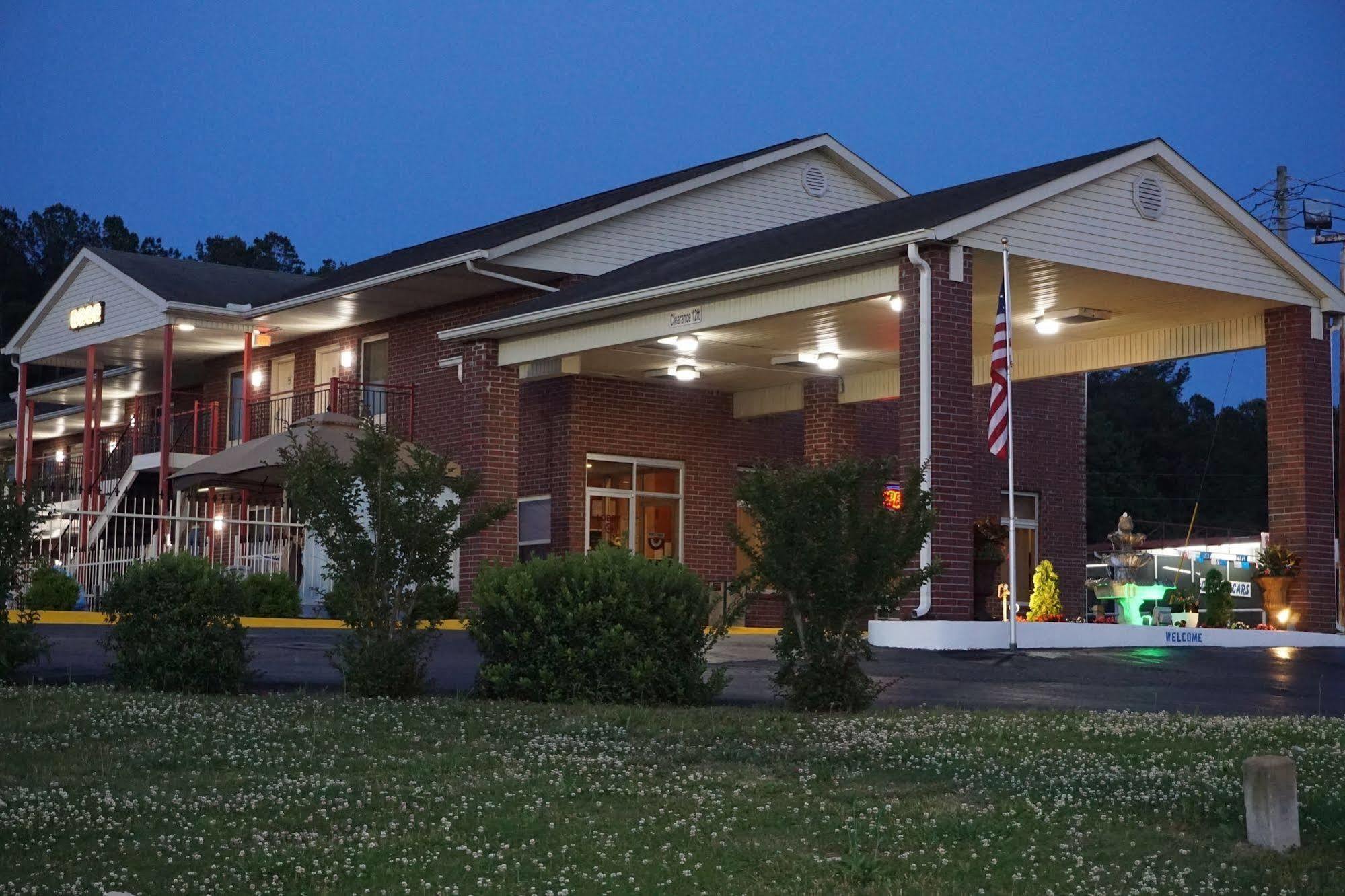 Star Plus Inn & Suites Selmer Extérieur photo