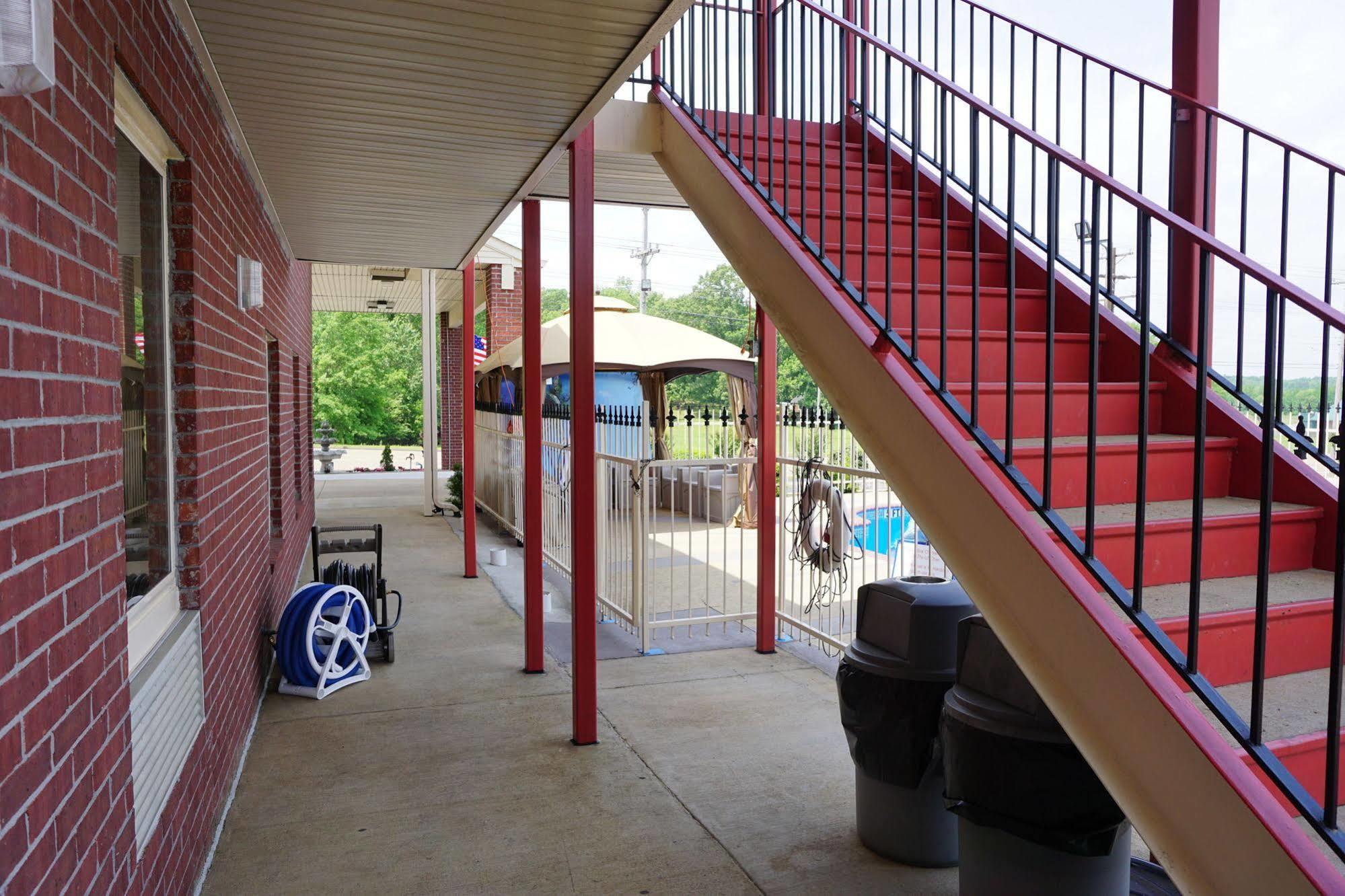 Star Plus Inn & Suites Selmer Extérieur photo