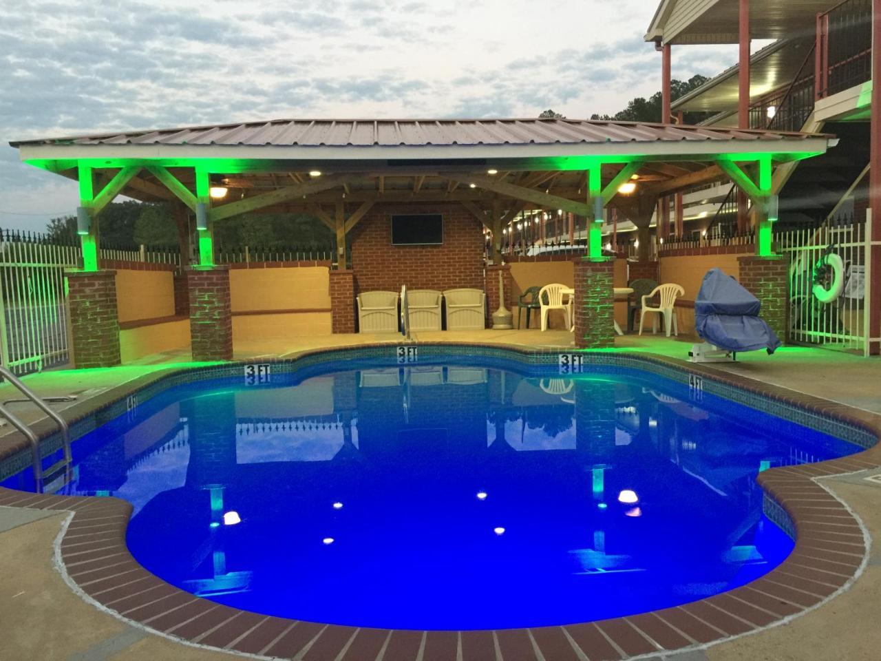 Star Plus Inn & Suites Selmer Extérieur photo