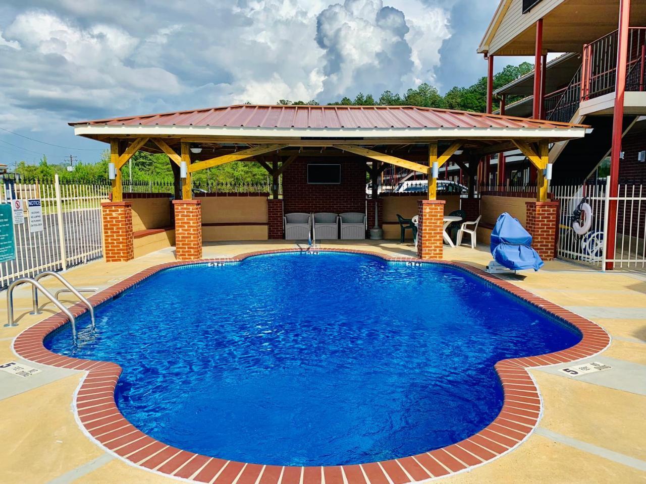 Star Plus Inn & Suites Selmer Extérieur photo