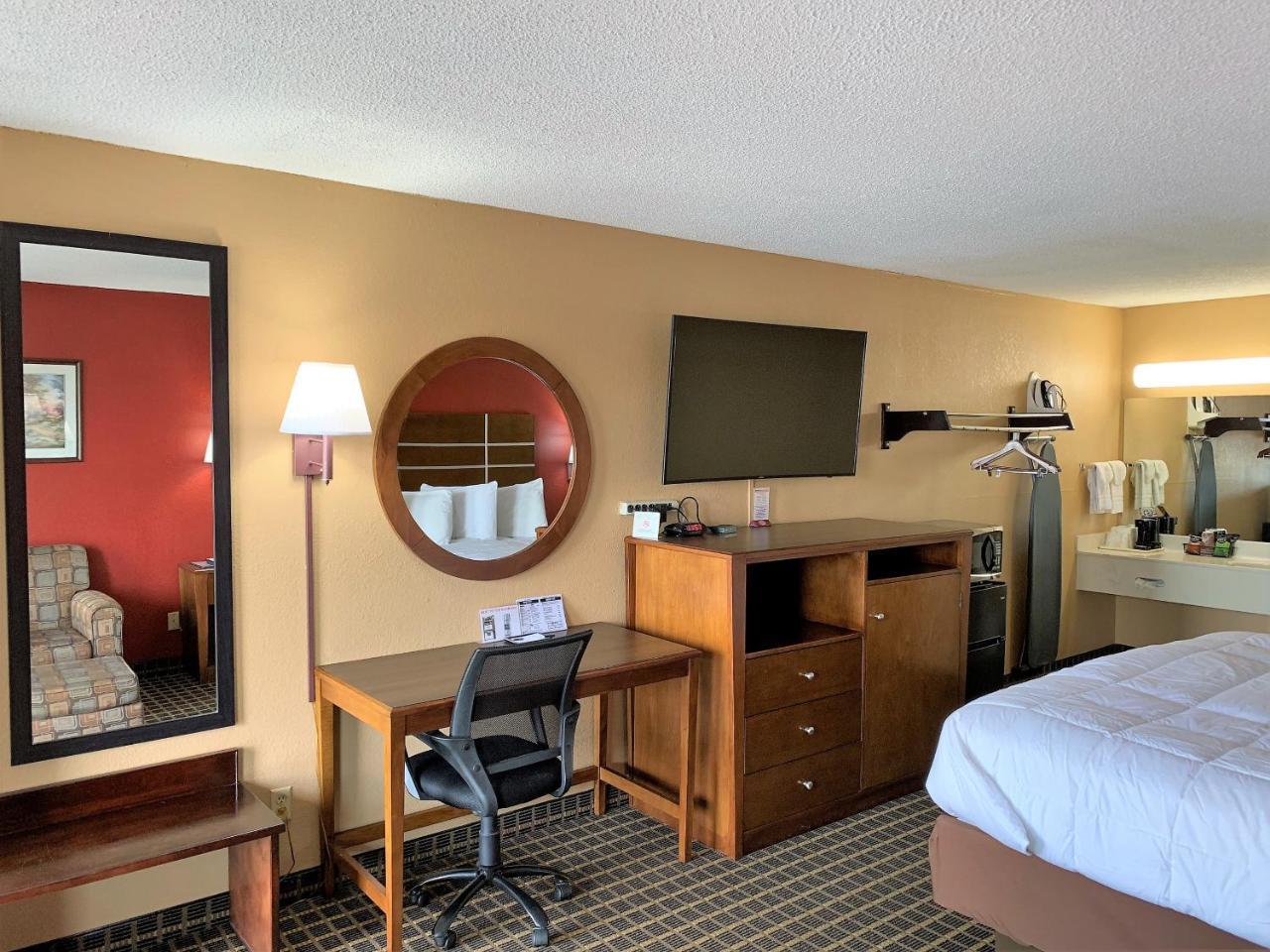 Star Plus Inn & Suites Selmer Extérieur photo