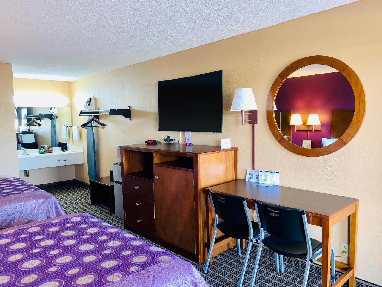 Star Plus Inn & Suites Selmer Extérieur photo