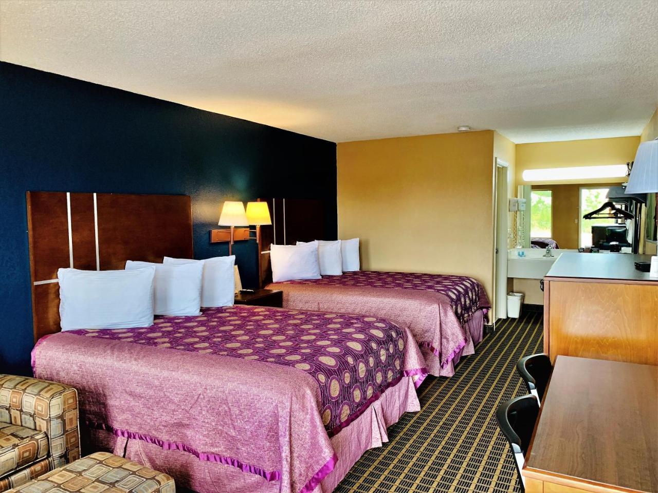 Star Plus Inn & Suites Selmer Extérieur photo