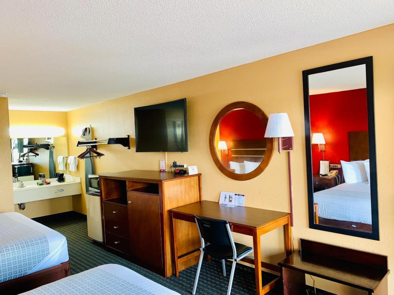 Star Plus Inn & Suites Selmer Extérieur photo