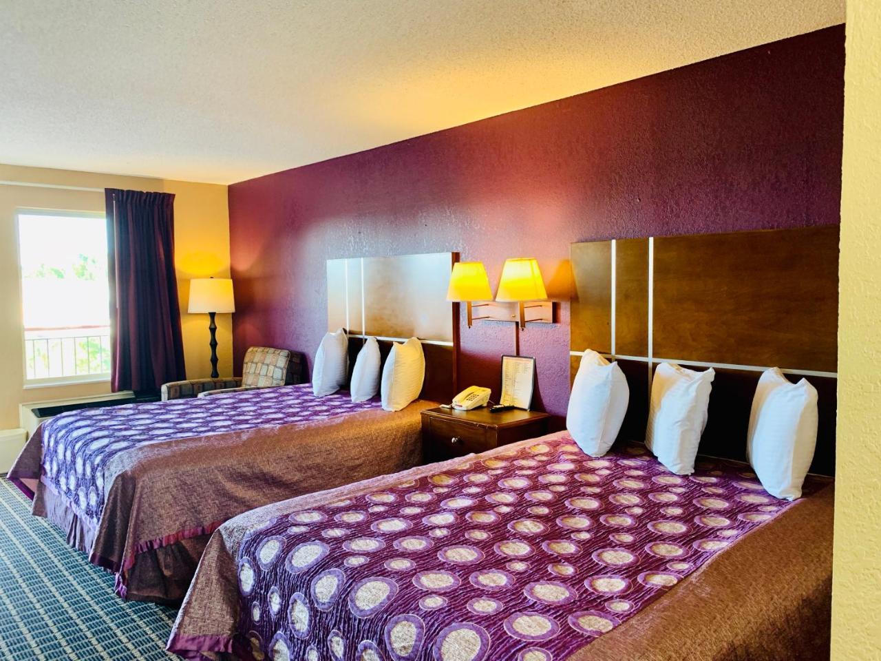 Star Plus Inn & Suites Selmer Extérieur photo