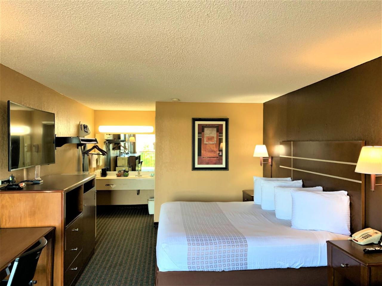 Star Plus Inn & Suites Selmer Extérieur photo
