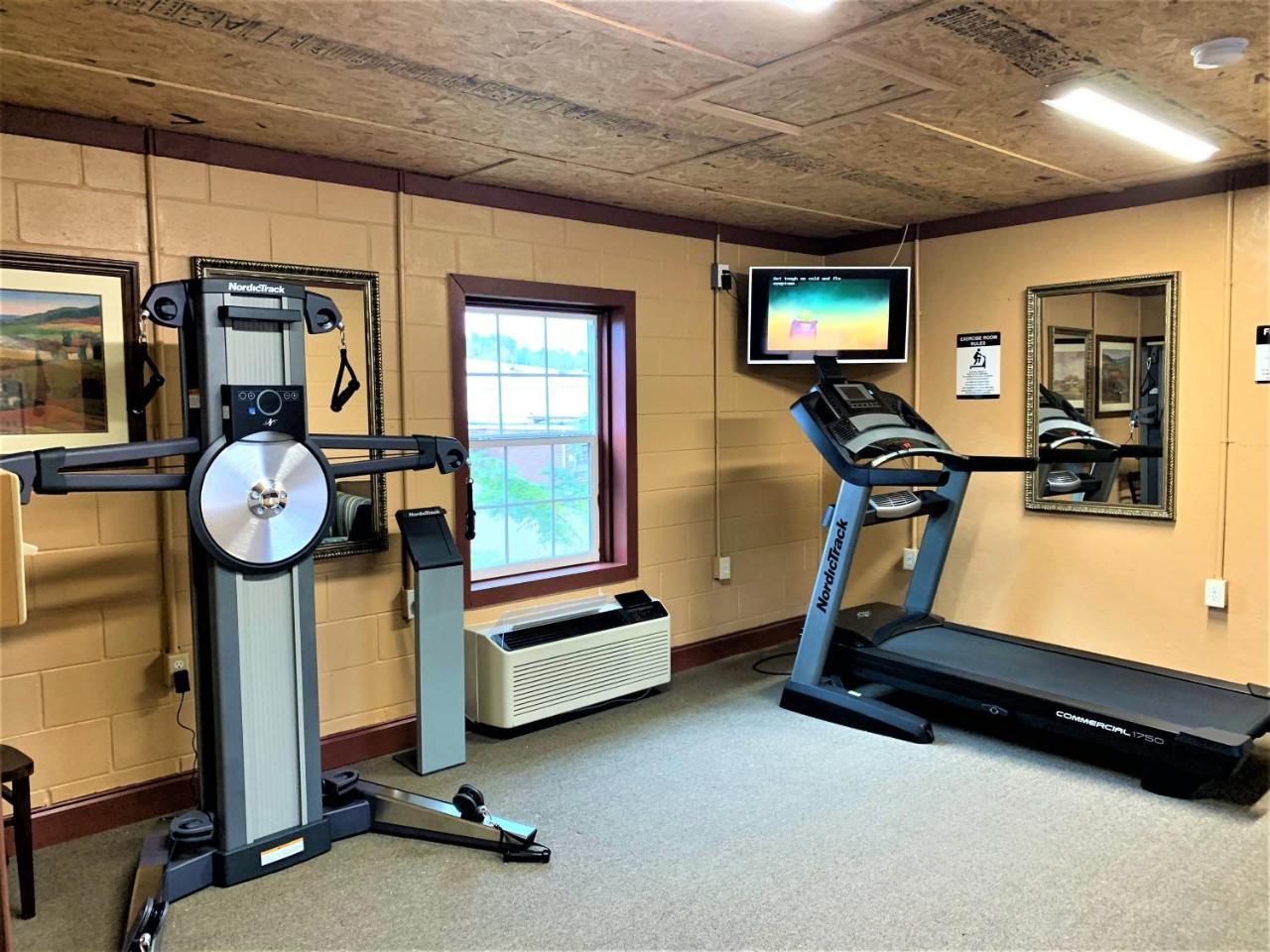 Star Plus Inn & Suites Selmer Extérieur photo