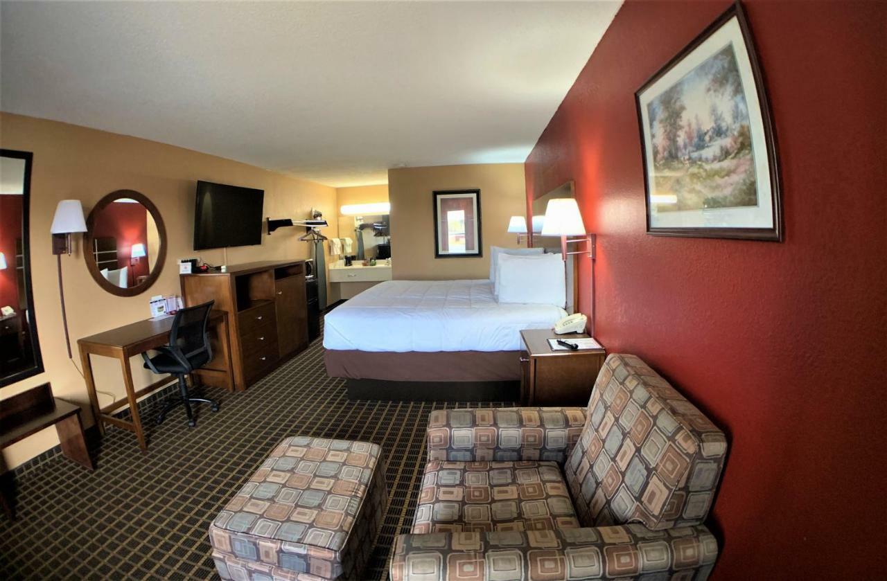 Star Plus Inn & Suites Selmer Extérieur photo